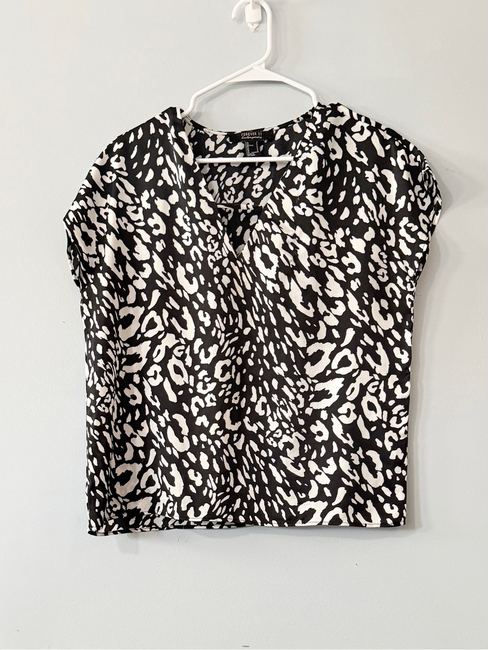Black & White Animal Print Cap Sleeve Top - Forever 21
